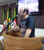 VER. CLEDEMIR (PSDB) PROTOCOLA PROJETO QUE INSTITUI MEIA ENTRADA AOS PROFESSORES MUNICIPAIS - Câmara de Vereadores de Canguçu