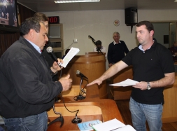 SUPLENTE DE VEREADOR JADER CAVALHEIRO (PP) ASSUME CADEIRA DO VER. ARION BRAGA (PP) - Câmara de Vereadores de Canguçu