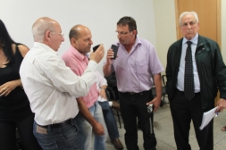 PRESIDENTE DA CASA VER. BIGICO (PP) PARTICIPA DE REUNIÃO NO HOSPITAL E CONVIDA A DIREÇÃO PARA FALAR A RESPEITO DA SITUAÇÃO FINANCEIRA DO MESMO NA SESSÃODESSA SEGUNDA (21/12) A´S 14HS - Câmara de Vereadores de Canguçu