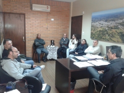 VER. CLEDEMIR GONÇALVES (PSDB) ACOMPANHA MORADORES DA RUA CONDE DE PORTO ALEGRE EM AUDIÊNCIA COM O PREFEITO - Câmara de Vereadores de Canguçu