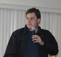 VER. VINÍCIUS PEGORARO (PMDB) SOLICITA O PROCESSO DE IDENTIFICAÇÃO DAS RUAS DE NOSSA CIDADE ATRAVÉS DAS PLACAS INDICATIVAS - Câmara de Vereadores de Canguçu