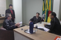 EXCELENTÍSSIMO SR. JUIZ DE DIREITO  REGIS DA SILVA CONRADO CONVIDA VEREADORES PARA INSTALAÇÃO CEJUSC - Câmara de vereadores de Canguçu