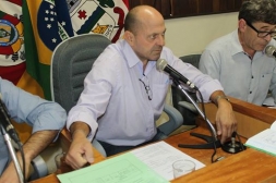 PRESIDENTE DA CÂMARA VER. BIGICO (PP) VAI REPASSAR VINTE E CINCO MIL REAIS PARA O HOSPITAL DE CANGUÇU. - Câmara de Vereadores de Canguçu