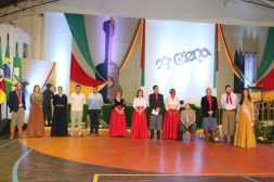 VER. FININHO (PSDB) REPRESENTA A CÂMARA DE VEREADORES NA ABERTURA DA 29ª CIENA - Câmara de Vereadores de Canguçu