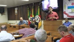 Presidente do Legislativo fala sobre atividades da Mini Câmara - Câmara de vereadores de Canguçu