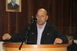 PRESIDENTE VER. BIGICO (PP) CONCEDE MOÇÃO DE LOUVOR A ESCOLA DE SAMBA UNIDOS DO SANTA ROSA - Câmara de Vereadores de Canguçu