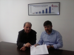 VER. MADRID (PP) ENTREGA DOCUMENTO PARA COMUNIDADE CATÓLICA JESUS SEMEADOR - Câmara de Vereadores de Canguçu
