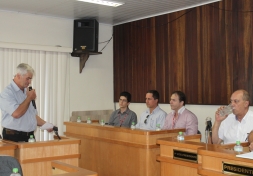 AUDIÊNCIA PÚBLICA DEBATEU A SITUAÇÃO DO FORNECIMENTO DE ENERGIA ELÉTRICA EM NOSSO MUNICÍPIO - Câmara de Vereadores de Canguçu