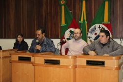 AUDIÊNCIA PÚBLICA SOBRE O PLANO MUNICIPAL DE EDUCAÇÃO 2015 - Câmara de Vereadores de Canguçu