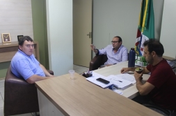 Vereadores de Morro Redondo estiveram na Câmara de Canguçu convidando para evento - Câmara de vereadores de Canguçu