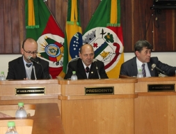 Sessão Ordinária desta segunda-feira 01 de Agosto de 2016 - Câmara de vereadores de Canguçu