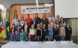 Mini Câmara realizou sessão dia 09 de Outubro - Câmara de vereadores de Canguçu