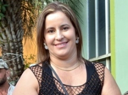 SECRETÁRIA MUNICIPAL DE ADMINISTRAÇÃO ELOISA FRAGA É CONVOCADA PARA SESSÃO ORDINÁRIA PARA TRATAR SOBRE A MENSAGEM 093/2015 - Câmara de Vereadores de Canguçu