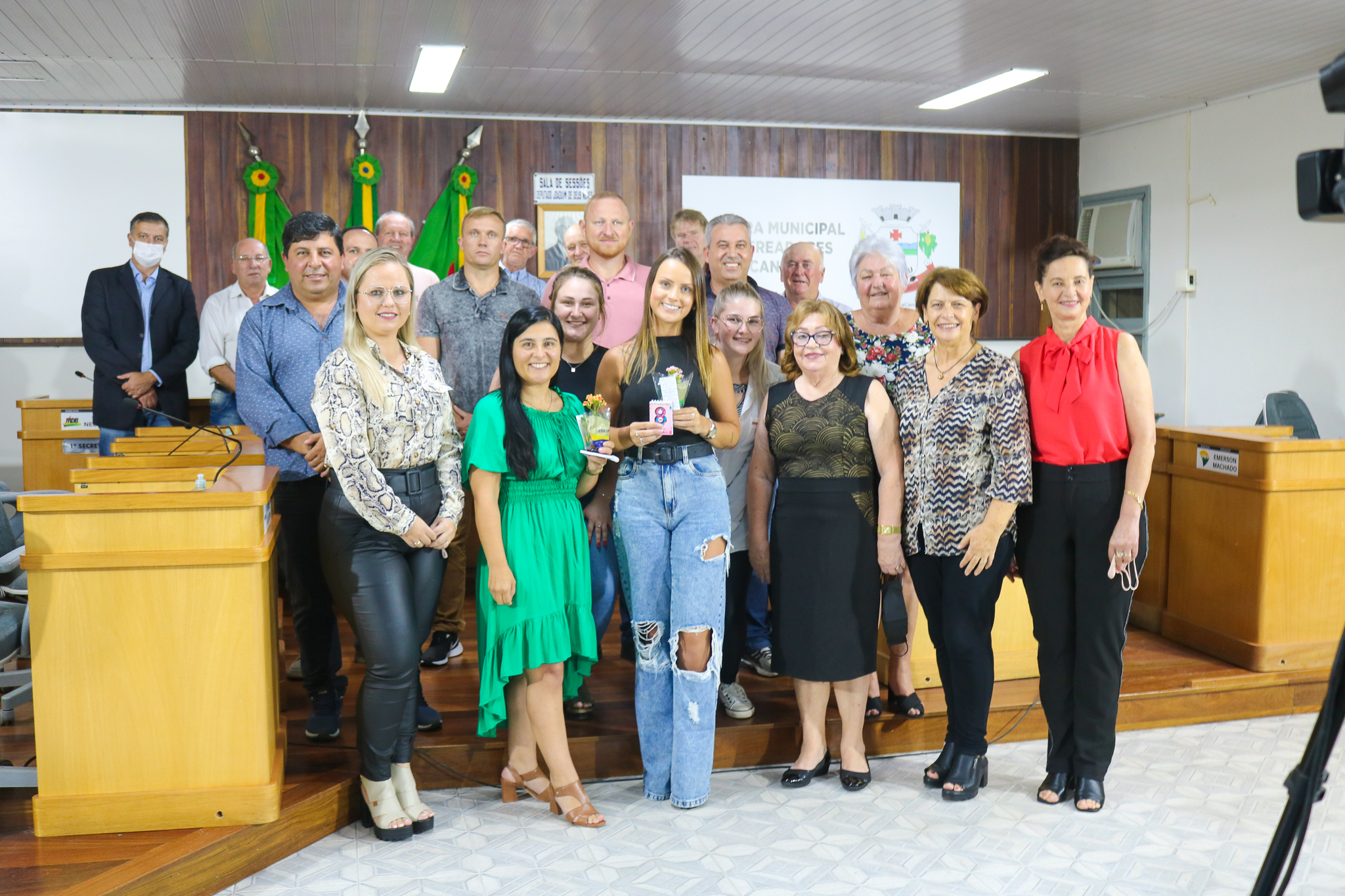 Câmara promove sessão alusiva ao Dia Internacional da Mulher - Câmara de vereadores de Canguçu