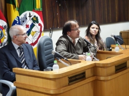 AUDIÊNCIA PÚBLICA PROPOSTA PELO VER. RODINHA (PT) DEBATEU TÉCNICO CONTÁBIL EM CANGUÇU - Câmara de Vereadores de Canguçu