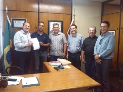 VER. JOÃO DURÃO (PDT) ESTEVE NA CAPITAL GAÚCHA SOLICITANDO PAVIMENTAÇÃO NA ESTRADA DA PEDREIRA - Câmara de Vereadores de Canguçu