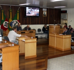 Acompanhe a Sessão Ordinária desta segunda-feira (22/08) às 14 horas na Câmara de Vereadores - Câmara de vereadores de Canguçu