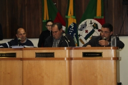 SESSÃO ORDINÁRIA DO DIA 1° DE OUTUBRO DE 2015 - Câmara de Vereadores de Canguçu