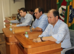 AUDIÊNCIA PÚBLICA SOBRE A CADEIA PRODUTIVA DO LEITE REUNI AUTORIDADES E PRODUTORES LIGADOS AO SETOR - Câmara de Vereadores de Canguçu