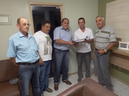 PRESIDENTE RECEBE COMISSÃO DO PROJETO DE INICIATIVA POPULAR DA FUMUSA - Câmara de Vereadores de Canguçu