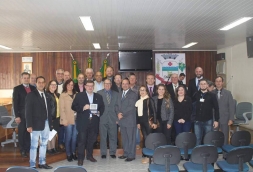 Câmara Municipal de Canguçu presta homenagem pelos 70 anos do CRCRS - Câmara de vereadores de Canguçu