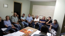 CÂMARA ADIA SESSÃO PARA BUSCAR AUXILIAR HCC - Câmara de vereadores de Canguçu