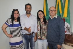 Vereadores conhecem projeto 