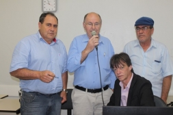 MORADORES DO 2° DISTRITO RECEBEM APOIO DO LEGISLATIVO PARA BUSCAR MELHORIAS DAS ESTRADAS MUNICIPAIS - Câmara de Vereadores de Canguçu