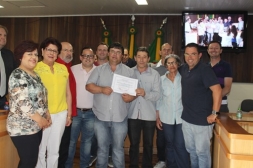 ENTREGA DE MOÇÕES AOS HOMENAGEADOS NA SESSÃO ESPECIAL DE QUINTA-FEIRA (10/12) - Câmara de Vereadores de Canguçu