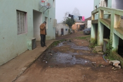 PRESIDENTE VER. ARION BRAGA(PP) CONFERE RECLAMAÇÕES DE ESGOTO A CÉU ABERTO EM BAIRRO DE NOSSA CIDADE - Câmara de vereadores de Canguçu