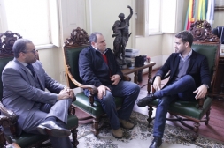 PRESIDENTE RODNEI JACONDINO (PSDB) FAZ VISITA AO PREFEITO DE PELOTAS EDUARDO LEITE (PSDB) - Câmara de Vereadores de Canguçu